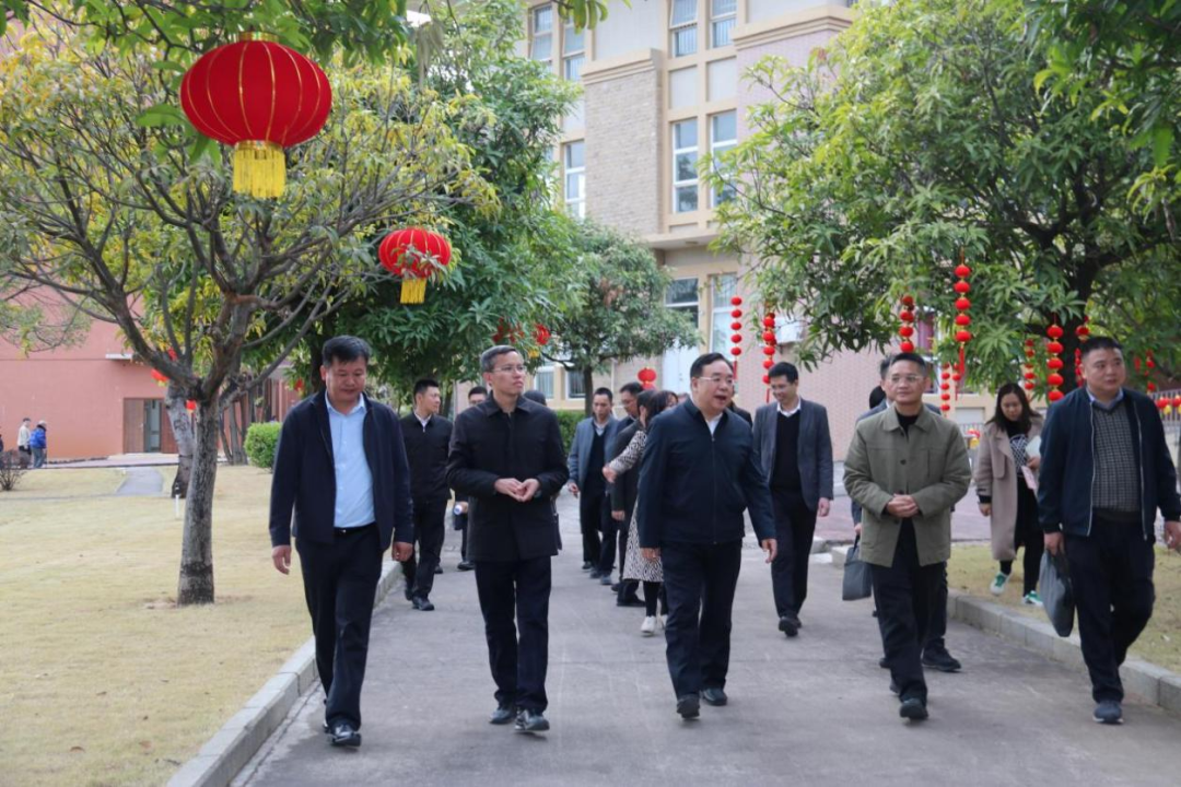 省廳丁紅都書記蒞清：調研養(yǎng)老福祉，傳遞新春溫情